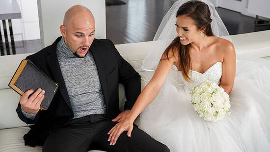 Красивая невеста изменила будущему мужу на свадьбе