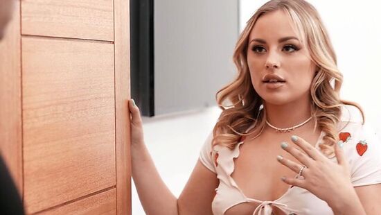 Девушка изменила парню трахнувшись с его другом в жопу