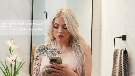 Николь получает грубый анал с парнем и его другом.