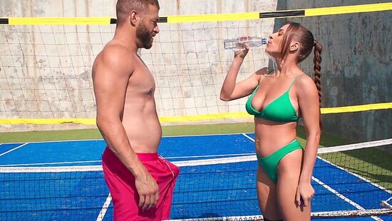 Горячий трах с тренером на тенисном корте