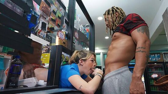 Brazzers - МЖМ в магазине с Ashley Alexander
