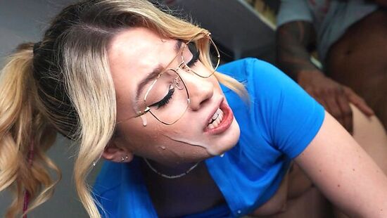 Brazzers - МЖМ в магазине с Ashley Alexander