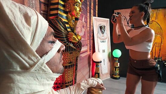 Cherie Deville повезло по трахаться с огромным членом фараона