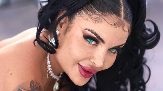 Грудастая жена изменяет мужу с массажистом