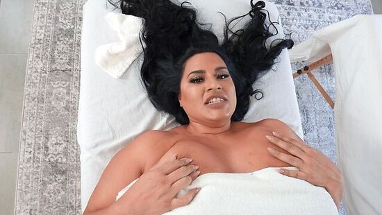 Brazzers - массаж толстой милфы закончился жесткой еблей