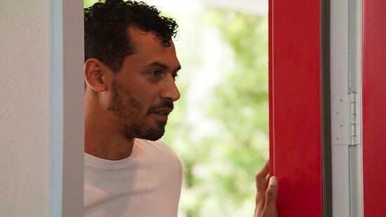 Молодая нимфа получает жесткий трах и камшот на личико